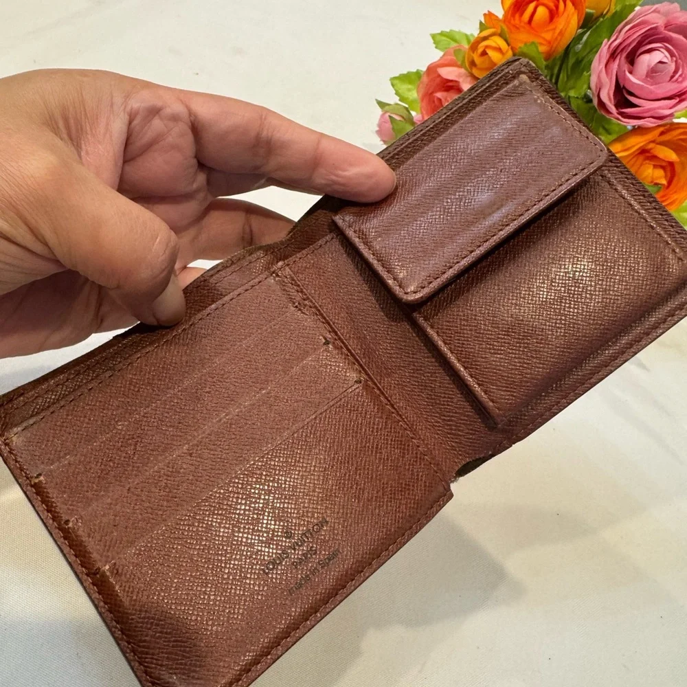 Authentic Louis Vuitton Monogram Men’s Wallet